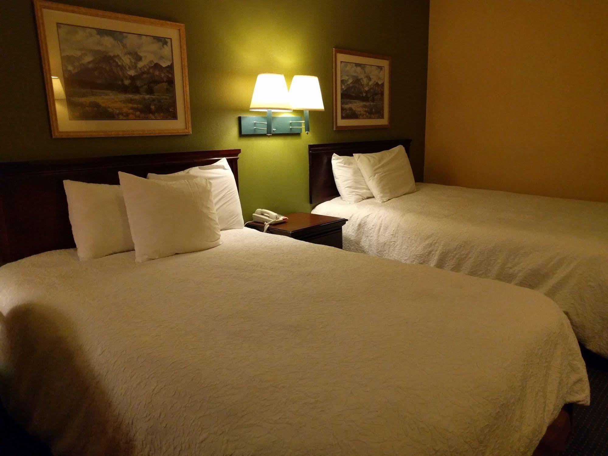Days Inn By Wyndham Nashville Saint Thomas West Hospital Екстериор снимка
