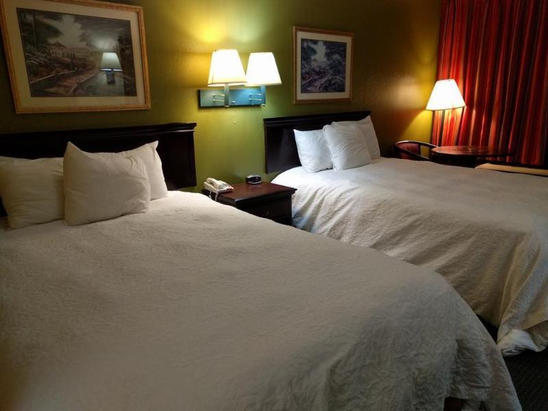 Days Inn By Wyndham Nashville Saint Thomas West Hospital Екстериор снимка