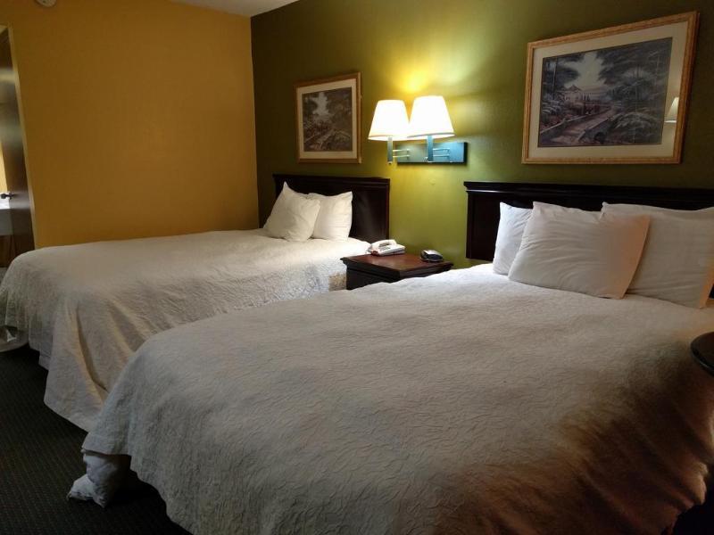 Days Inn By Wyndham Nashville Saint Thomas West Hospital Екстериор снимка